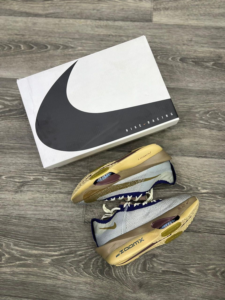 *Nike *ZoomX *Alphafly 3*